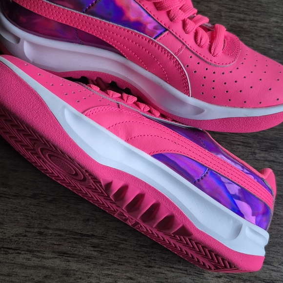 ​PUMA Cali Star "Glacial" Pink Iridescent Holographic Sneakers Women’s Size 6 - Picture 2 of 14